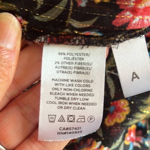 LOFT Short Sleeve Too - Picture 11 of 11